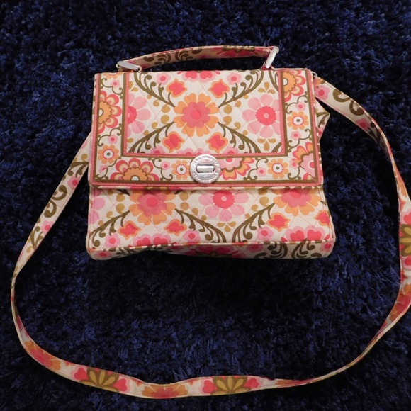 Vera Bradley Purse! - Picture 1 of 3
